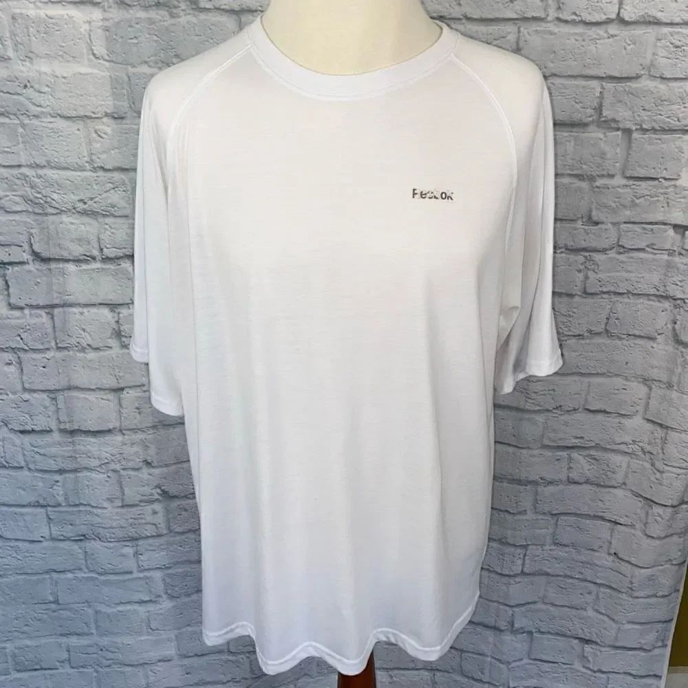 Reebok men 2XL loose fit short sleeve Crewneck white shirt